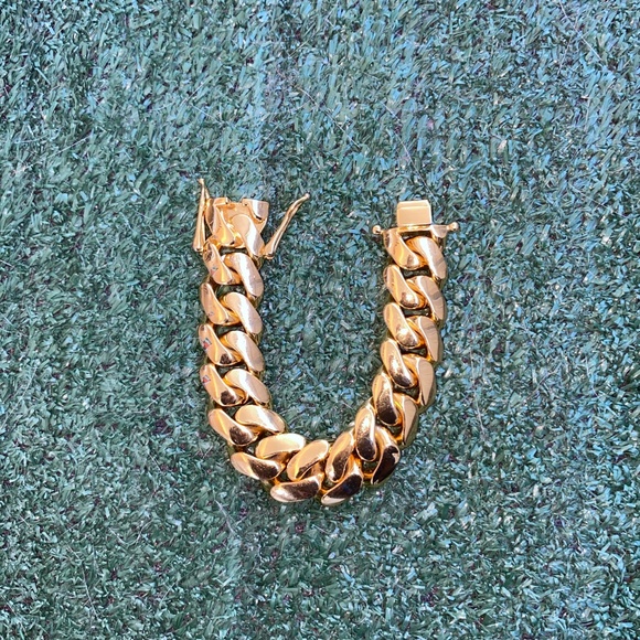 Gold Cuban link bracelet - Picture 3 of 3